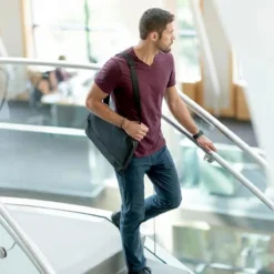 Tech Case Schwarz -Praktische Taschen Angebote Store compressed 5632e3dc835e4b1eb8901fdf574fb625