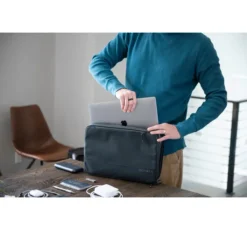 Tech Case Schwarz -Praktische Taschen Angebote Store compressed 892eb86e06df4b00a368a489e2b67bf8