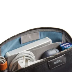 BELLROY Desk Caddy Black 14 BELLROY Desk Caddy Black -Praktische Taschen Angebote Store compressed Bellroy ETOA black 231 web 06