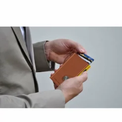 Wallet Click & Slide Portemonnaie Caramba Brown-Yellow/Gold 7 Wallet Click & Slide Portemonnaie Caramba Brown-Yellow/Gold -Praktische Taschen Angebote Store compressed Bild396