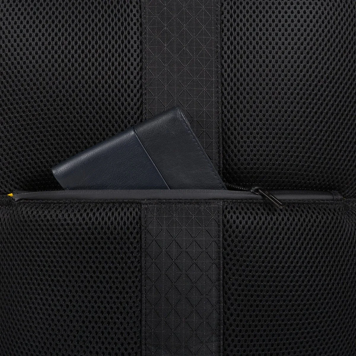 Piquadro Laptoprucksack Mit Zwei Fächer Und Diebstahlsicherung Blau/Gelb 8 Piquadro Laptoprucksack Mit Zwei Fächer Und Diebstahlsicherung Blau/Gelb – Bild 8