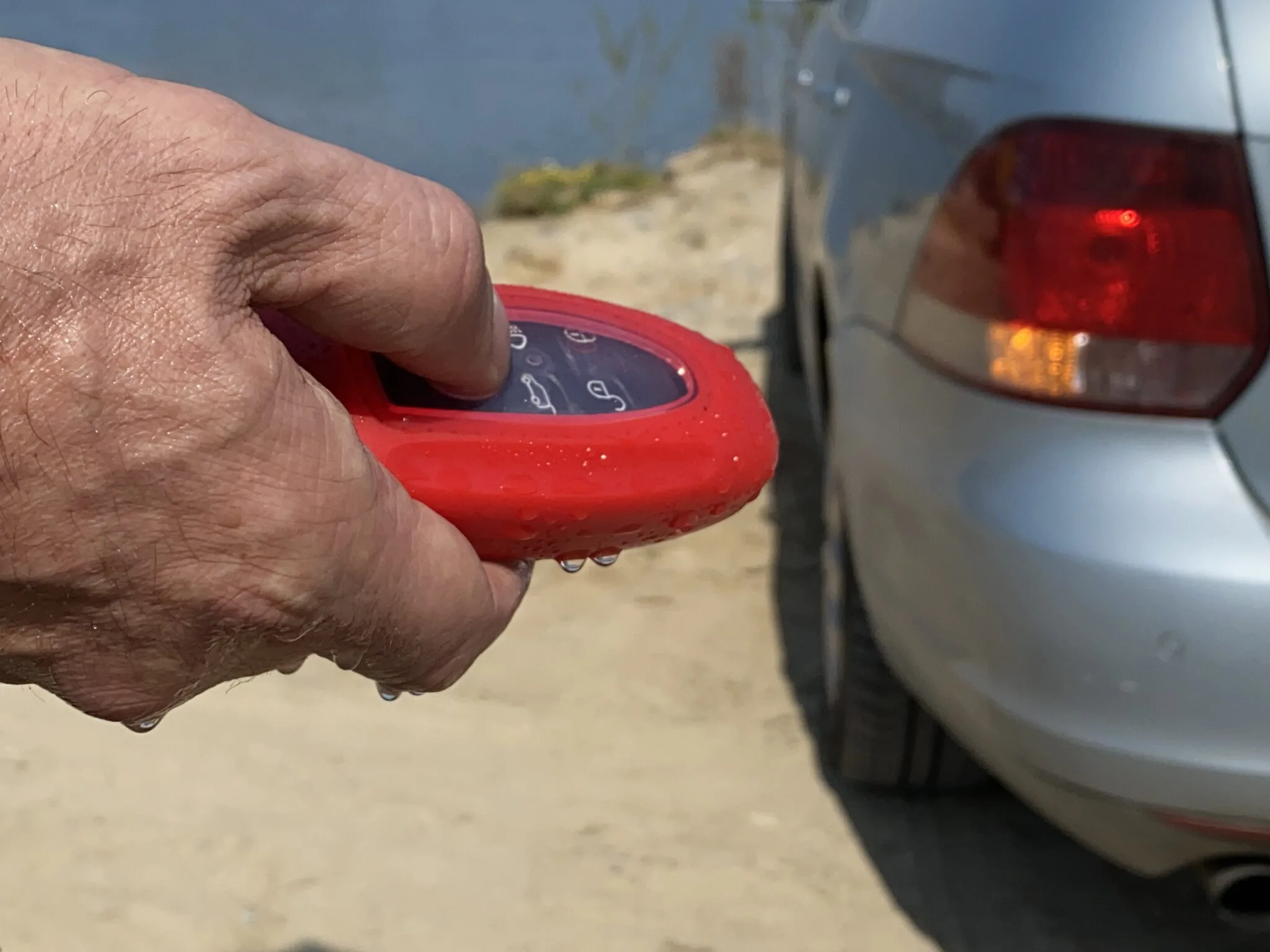 Keyfender - Die Wasserdichte Und Stoßsichere Schutzhülle Für Elektronische Autoschlüssel 2 Keyfender - Die Wasserdichte Und Stoßsichere Schutzhülle Für Elektronische Autoschlüssel – Bild 2
