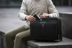 Wenger Business Trolley - Patriot In Schwarz -Praktische Taschen Angebote Store compressed articleImages2 6 0 600662 patriot 08