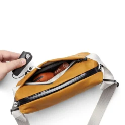 BELLROY Lite Sling Mini Copper -Praktische Taschen Angebote Store compressed bellroy BLMA copper web 03